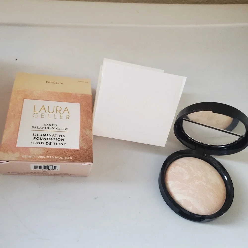 Laura Geller Baked Balance-N-Glow Illuminating Foundation Porcelain .32oz  New